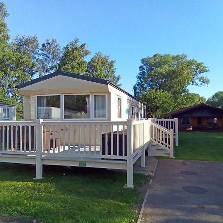 Beautiful 3 Bedroom Caravan With Hot Tub - Tattershall Lakes Esterno foto