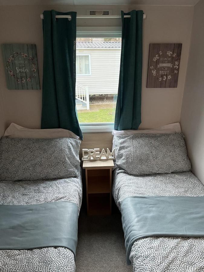 Beautiful 3 Bedroom Caravan With Hot Tub - Tattershall Lakes Esterno foto